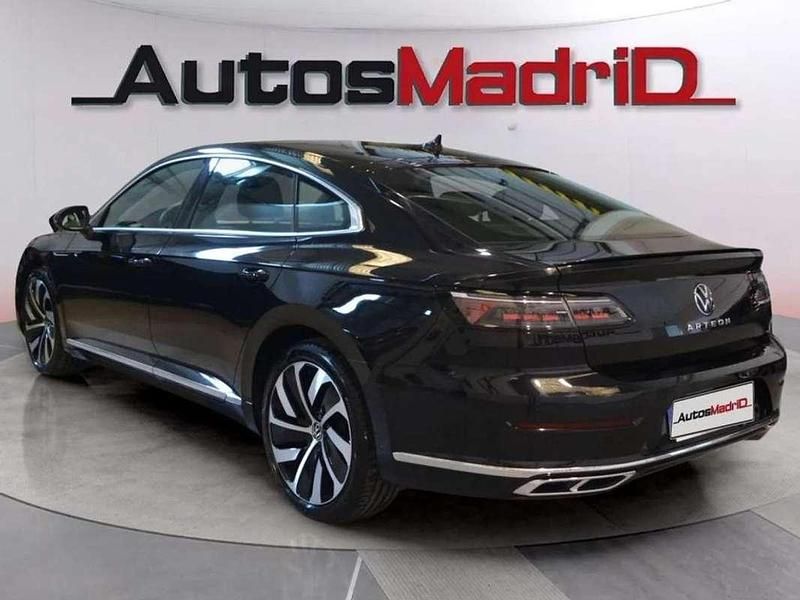 Usado VW Arteon R-line 150 HP (110 kW) 2022 Preto Coupé