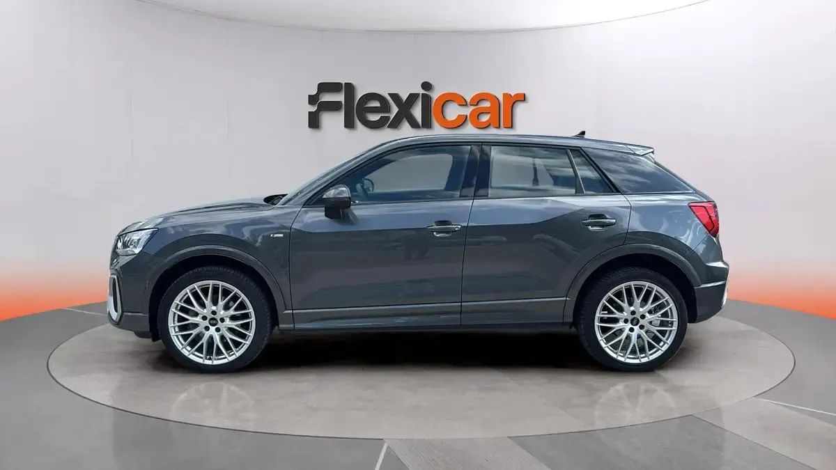 Usado Audi Q2 S-Line 150 CV (110 kW) 2024 Gris SUV