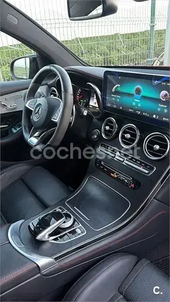 Usado Mercedes C43 AMG 367 CV (269 kW) 2018 Rojo Familiar