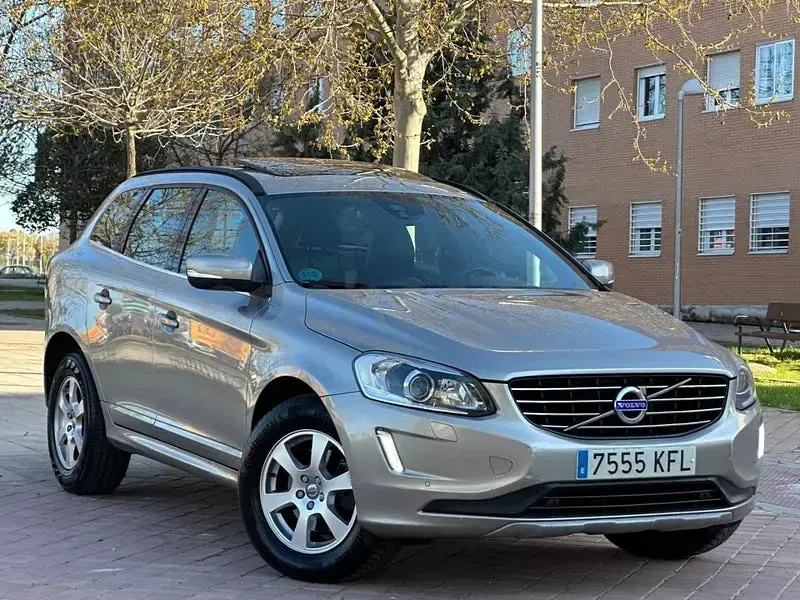 Usado Volvo XC60 R-Design 190 CV (139 kW) 2017 Beige SUV