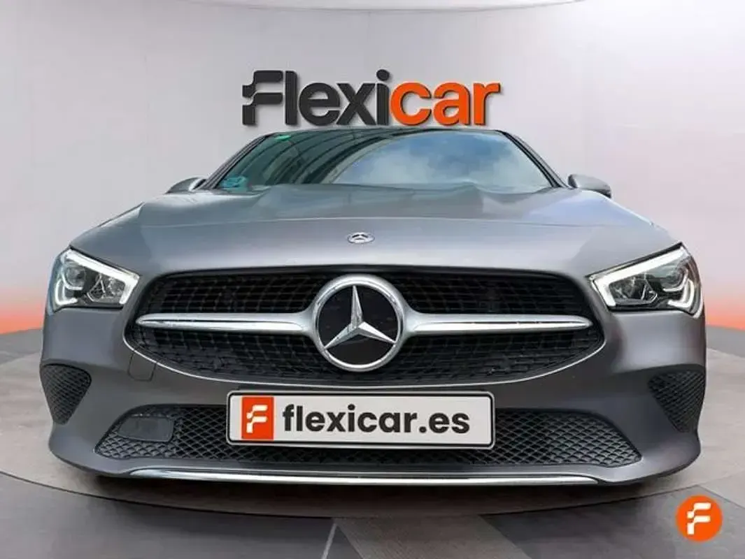 Usado Mercedes CLA200 Shooting Brake 163 CV (119 kW) 2019 Gris Familiar