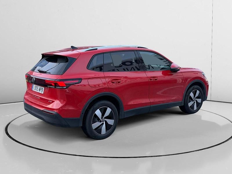 Usado VW Tiguan Life 151 CV (111 kW) 2024 Rojo SUV