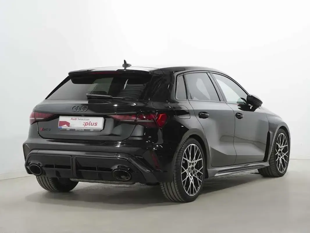 Usado Audi RS3 Sportback 400 CV (294 kW) 2025 Negro Utilitario