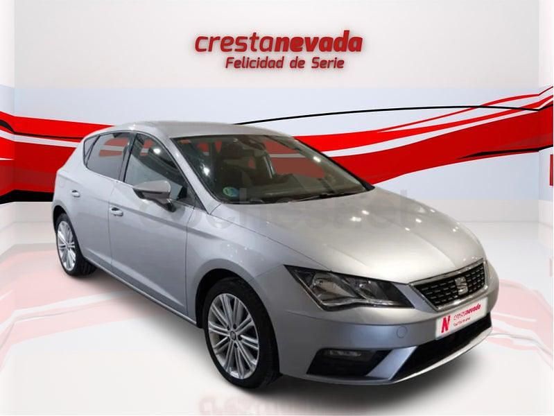 Usado Seat Leon XCELLENCE 130 CV (95 kW) 2020 Gris / plata Berlina