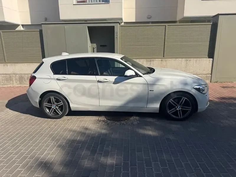 Usado BMW 116 Sport Line 116 CV (85 kW) 2012 Blanco Utilitario