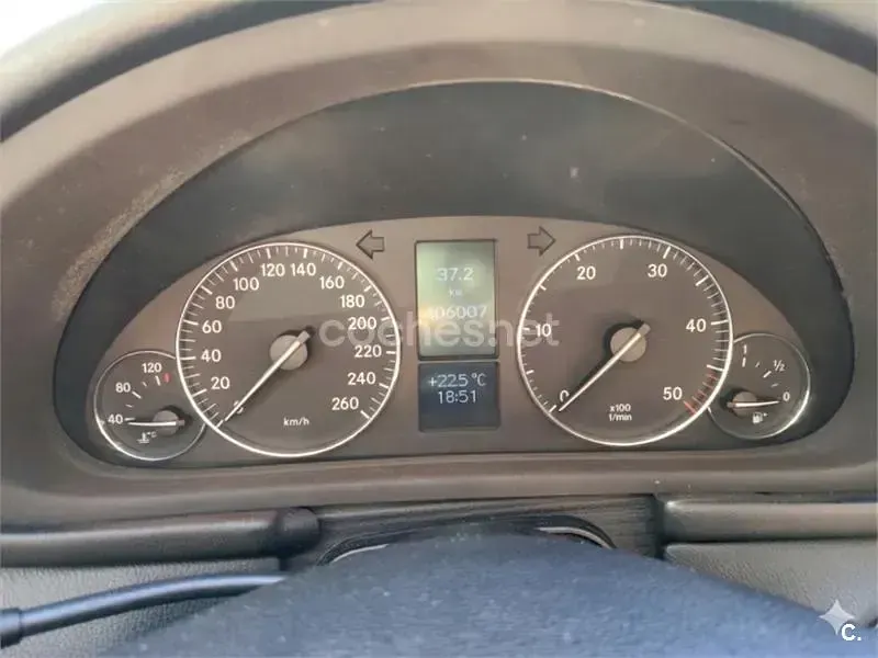 Usado Mercedes C200 122 CV (89 kW) 2006 Azul Berlina