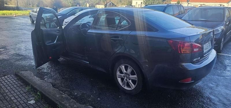 Usado Lexus IS220d Luxury Line 177 CV (130 kW) 2007 Azul Berlina