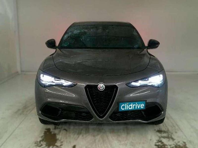 Usado Alfa Romeo Stelvio Veloce 209 CV (153 kW) 2023 Gris SUV