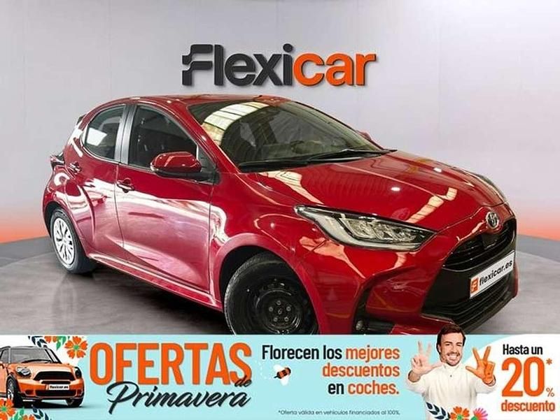 Usado Toyota Yaris Hybrid Active 116 CV (85 kW) 2023 Burdeos Utilitario