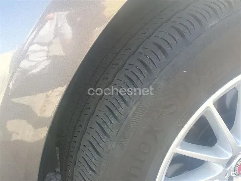 Usado Jaguar F-Pace Portfolio 180 CV (132 kW) 2017 Gris / plata SUV
