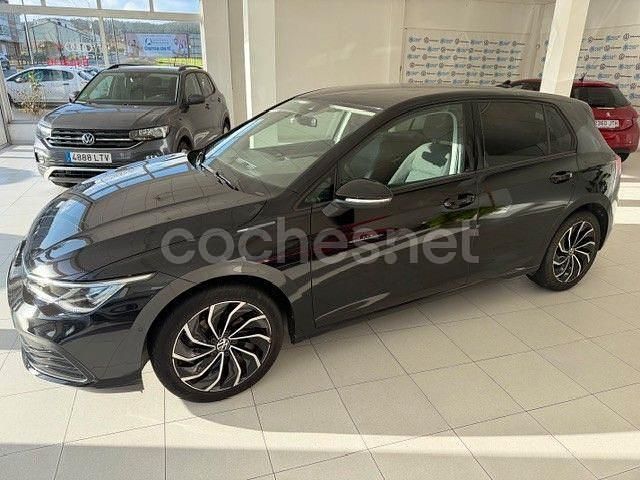 Negro Usado 2022 VW Golf Life Berlina | 23.800 € (Precio justo) - Imagen 1/4