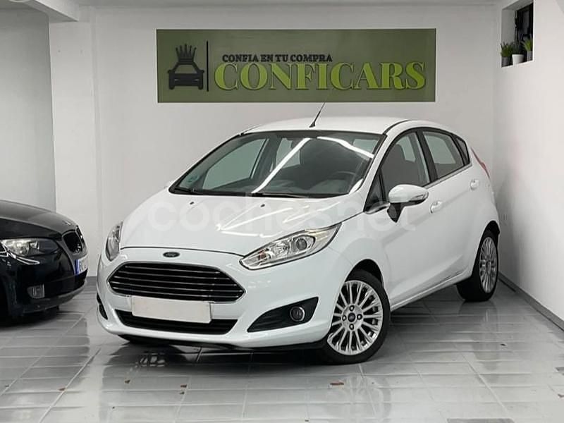 Blanco Usado 2014 Ford Fiesta Berlina | 6490 € - Imagen 1/4