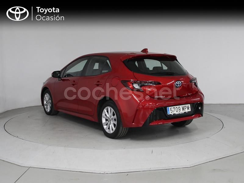 Usado Toyota Corolla Active 140 CV (102 kW) 2024 Rojo Berlina
