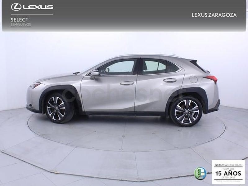 Usado Lexus UX Luxury Line 184 CV (135 kW) 2019 Gris / plata SUV