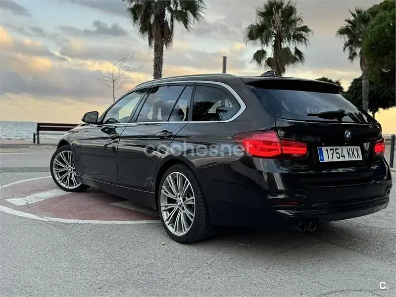 Usado BMW 320 Comfort Edition 190 CV (139 kW) 2018 Marrón Familiar