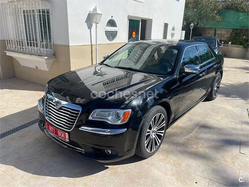 Negro Usado 2011 Lancia Thema Platinum Berlina | 11.500 € - Imagen 1/4