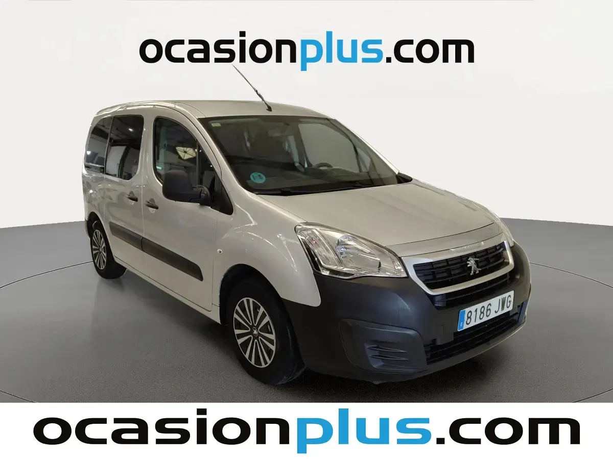 Usado Peugeot Partner Tepee Access 100 CV (73 kW) 2017 Gris plata Monovolumen