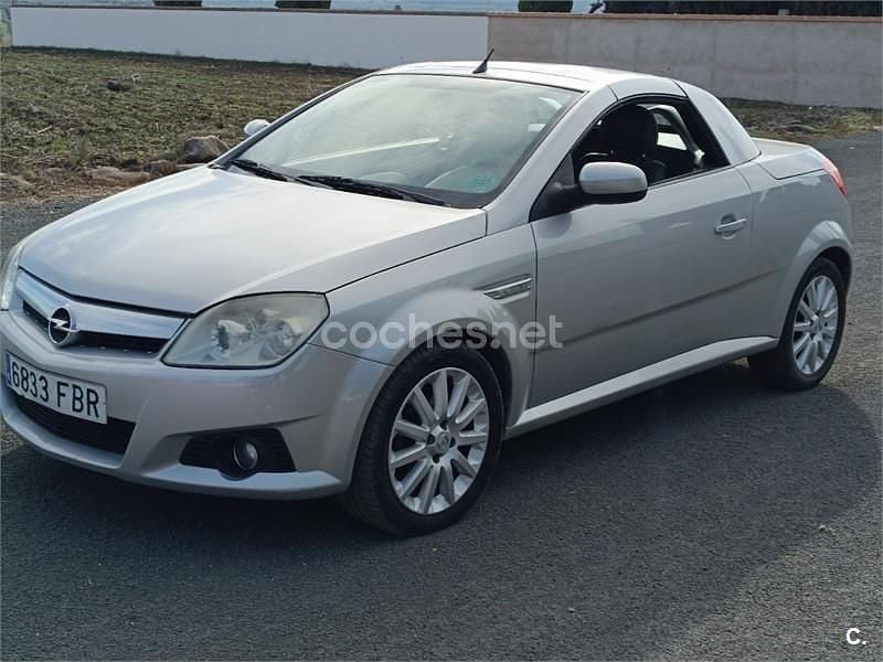 Usado Opel Tigra Sport 125 CV (91 kW) 2007 Gris / plata Descapotable