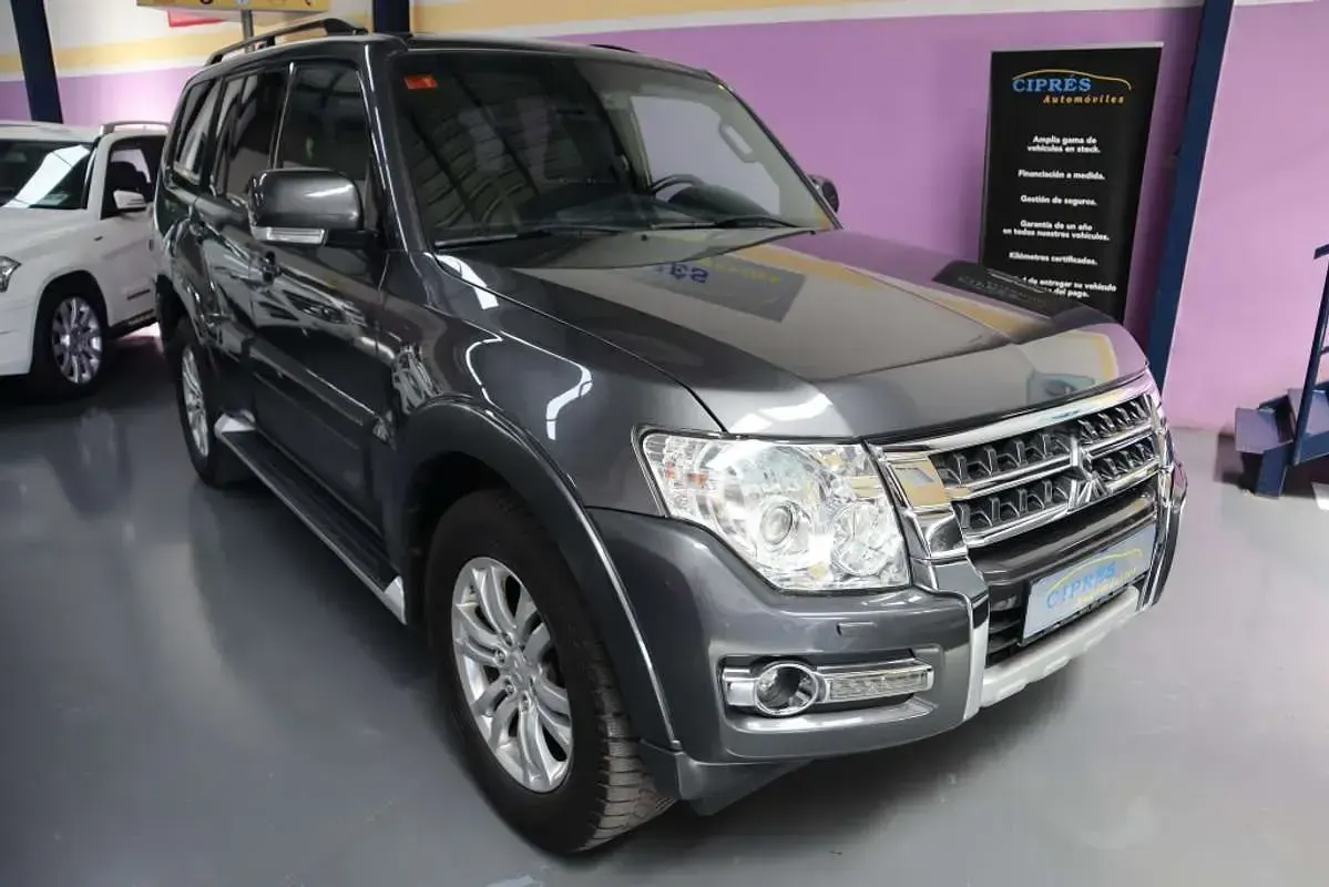 Usado Mitsubishi Montero 190 CV (139 kW) 2016 Gris SUV