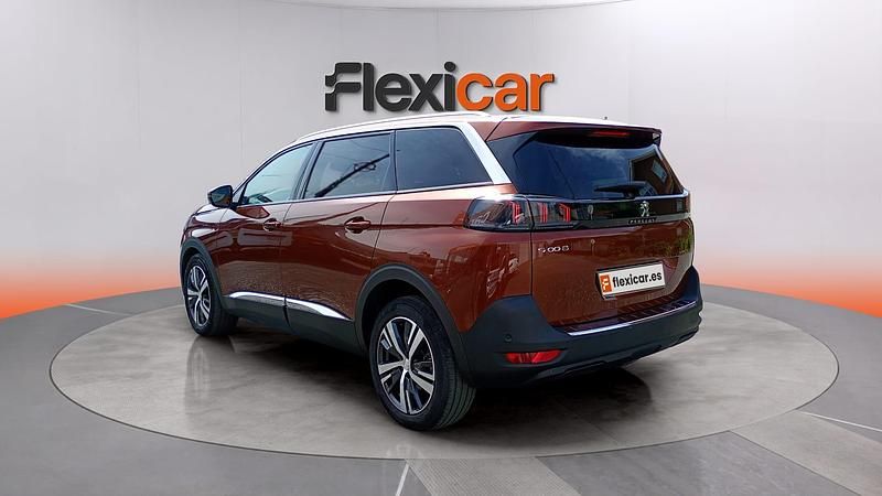 Usado Peugeot 5008 Allure 131 CV (96 kW) 2021 Marrón SUV