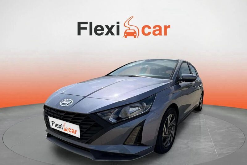 Gris Usado 2024 Hyundai i20 Berlina | 13.690 € (Super precio) - Imagen 1/4