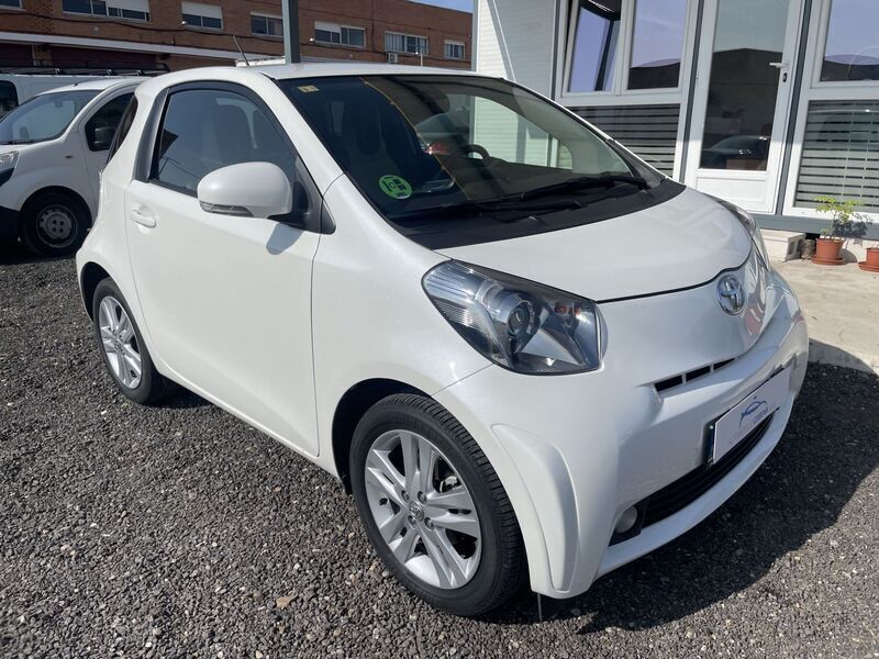 Blanco Usado 2010 Toyota iQ Utilitario | 6900 € (Buen precio) - Imagen 1/4