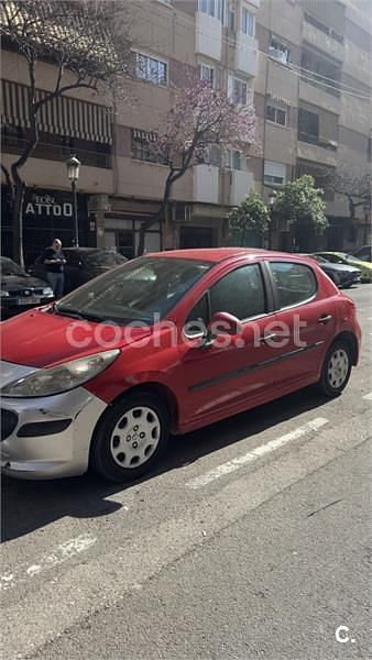 Usado Peugeot 207 75 CV (55 kW) 2007 Rojo Berlina