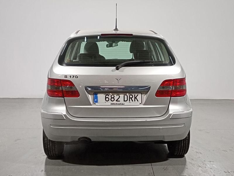 Usado Mercedes B170 117 CV (86 kW) 2005 Gris Monovolumen