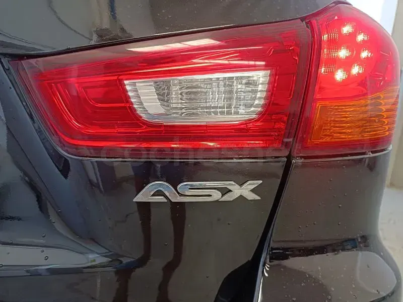 Usado Mitsubishi ASX Motion 150 CV (110 kW) 2012 Negro SUV