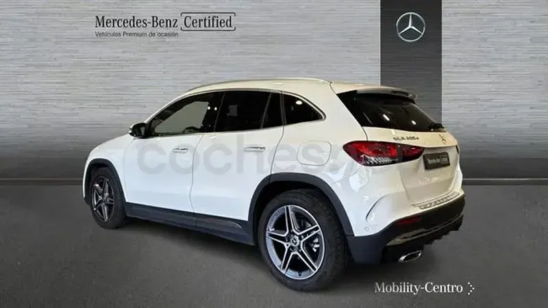 Usado Mercedes GLA200 150 CV (110 kW) 2022 Blanco SUV