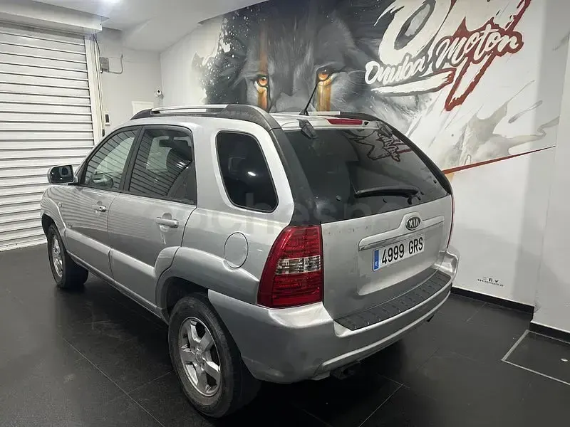 Usado Kia Sportage Active 140 CV (102 kW) 2009 Gris / plata SUV