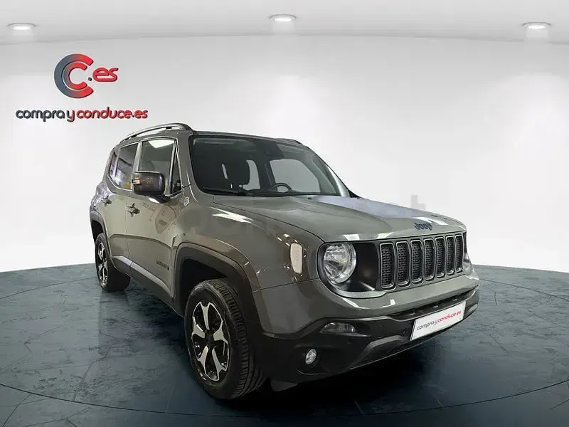 Usado Jeep Renegade Trailhawk 240 CV (176 kW) 2022 Gris / plata SUV