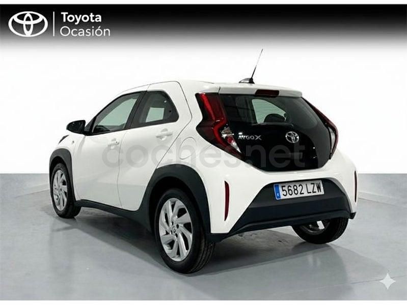 Usado Toyota Aygo X Play 72 CV (52 kW) 2022 Blanco SUV