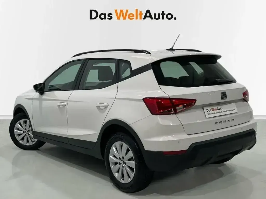 Usado Seat Arona Style 110 CV (80 kW) 2021 Blanco SUV