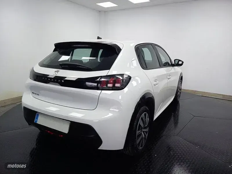 Usado Peugeot 208 Active 100 kW (137 CV) 2022 Blanco Utilitario