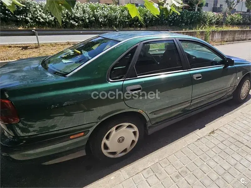 Usado Volvo S40 105 CV (77 kW) 1999 Verde Berlina