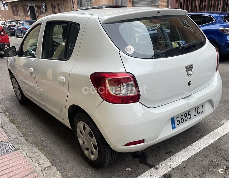 Usado Dacia Sandero Ambiance 75 CV (55 kW) 2015 Blanco Berlina