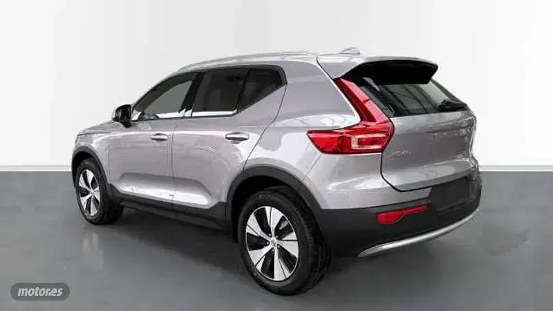 Nuevo Volvo XC40 Core 163 CV (119 kW) 2026 Plateado SUV