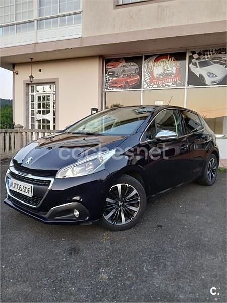 Usado Peugeot 208 110 CV (80 kW) 2018 Azul Utilitario