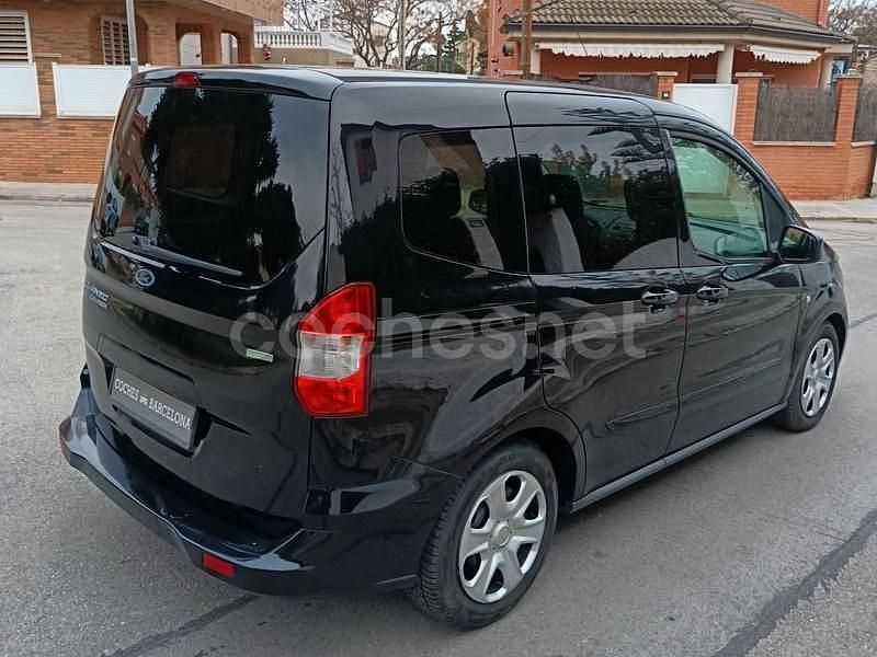 Usado Ford Tourneo Courier Titanium 100 CV (73 kW) 2016 Negro Monovolumen