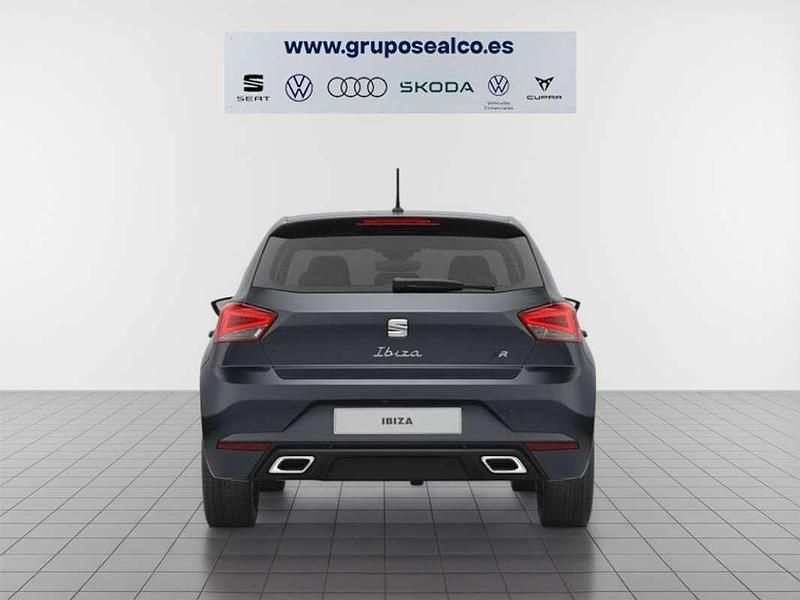 Usado Seat Ibiza FR 116 CV (85 kW) 2025 Gris Utilitario