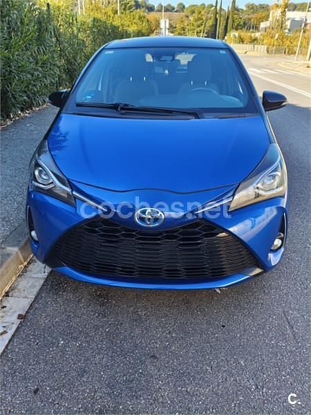 Usado Toyota Yaris Hybrid 100 CV (73 kW) 2018 Azul Berlina