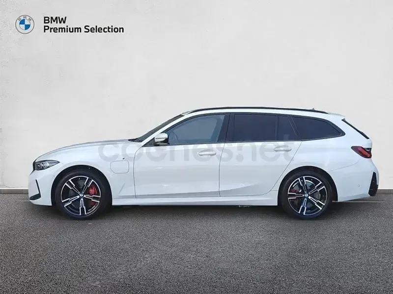 Usado BMW 330e Comfort Edition 292 CV (214 kW) 2025 Blanco Familiar