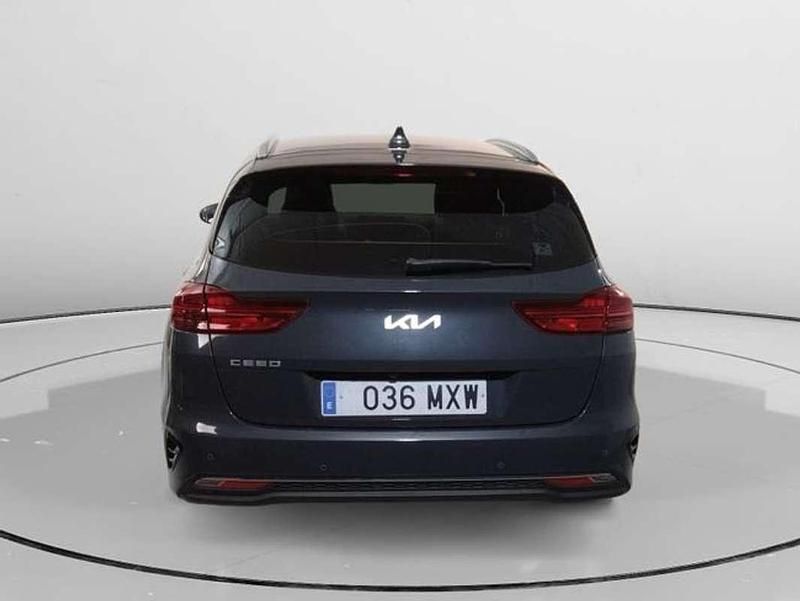 Usado Kia Ceed Style 102 CV (75 kW) 2025 Gris Utilitario