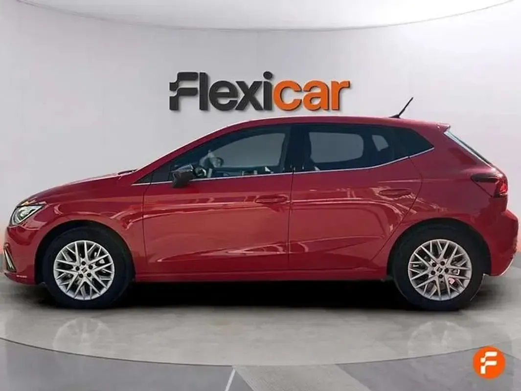 Usado Seat Ibiza 110 CV (80 kW) 2024 Rojo Utilitario