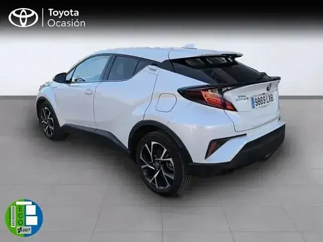 Käytetty Toyota C-HR Advance 122 HP (89 kW) 2022 Valkoinen Katumaasturi