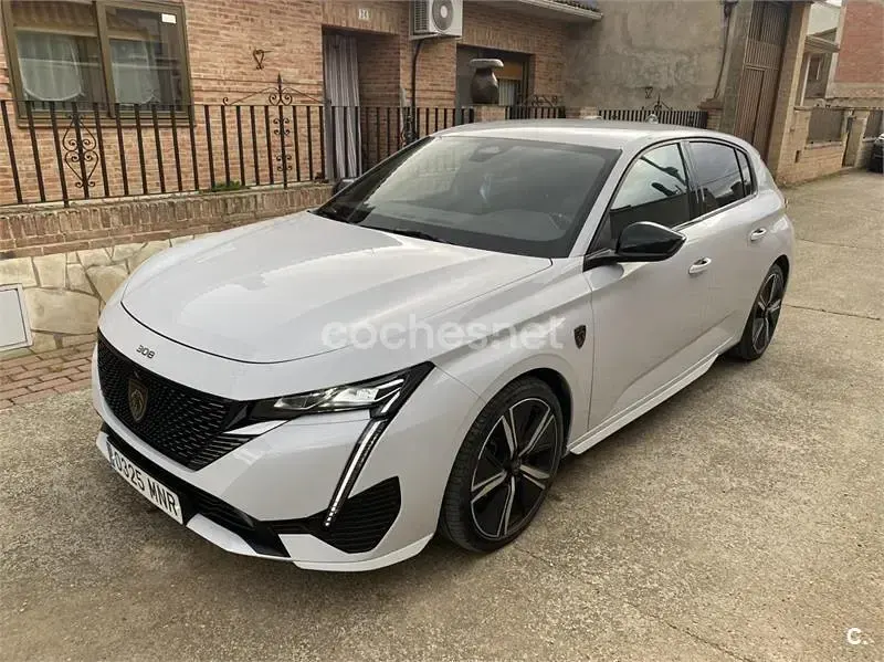 Usado Peugeot 308 GT 130 CV (95 kW) 2024 Blanco Berlina