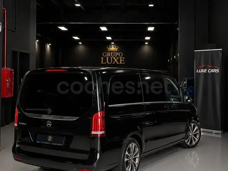Usado Mercedes V300 Exclusive 239 CV (175 kW) 2023 Negro Monovolumen