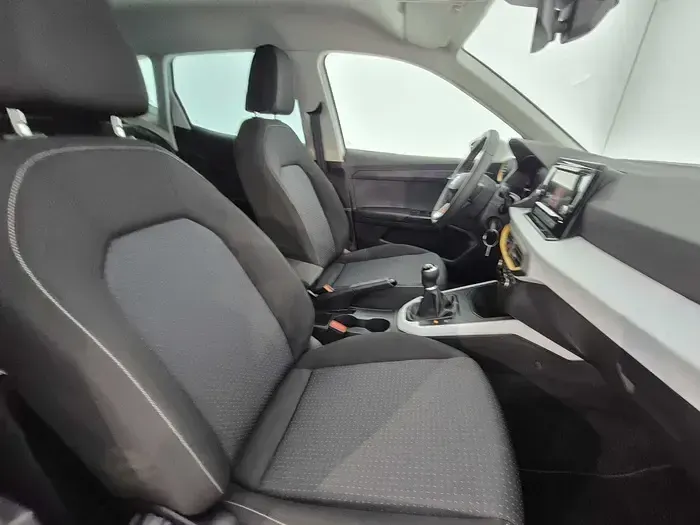 Usado Seat Arona Style 115 CV (84 kW) 2025 Blanco SUV