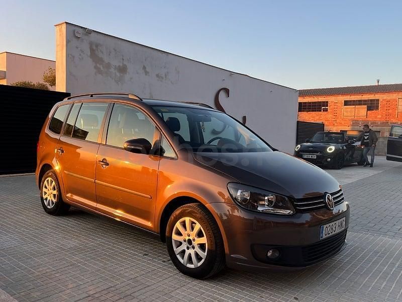 Usado VW Touran Advance 105 CV (77 kW) 2014 Beige Monovolumen